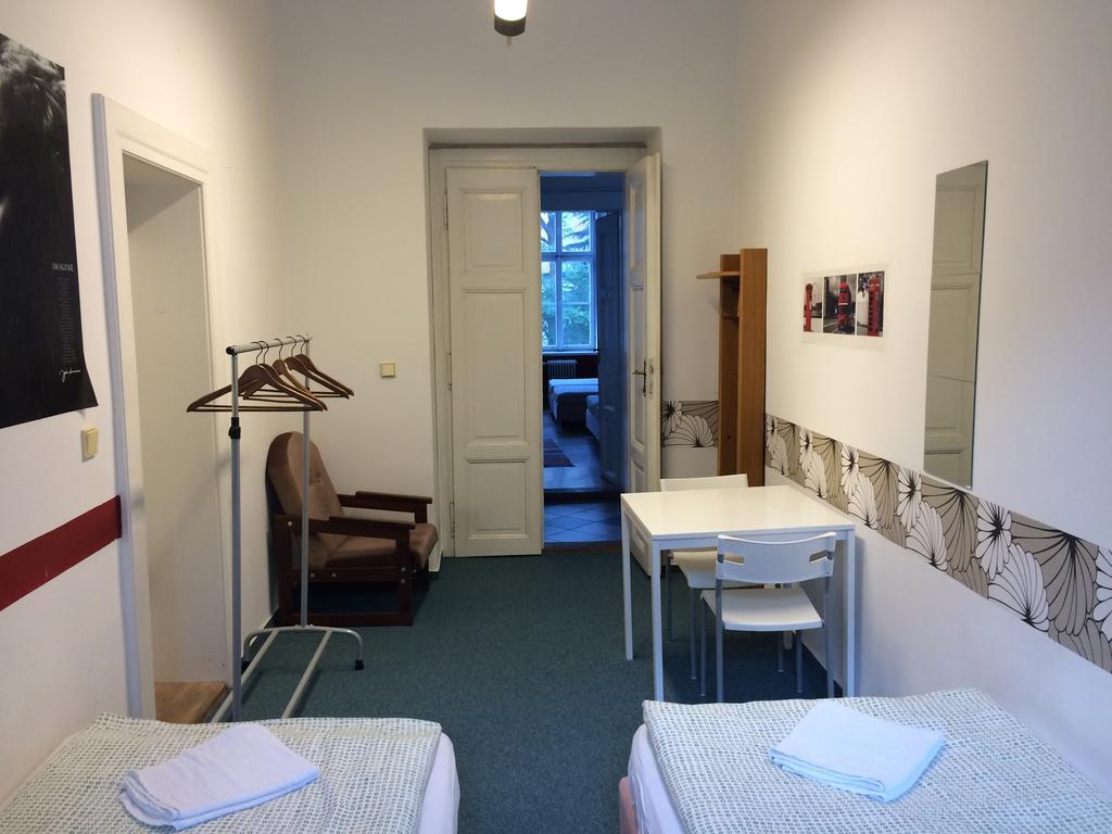 Charles Square Hostel Прага Экстерьер фото