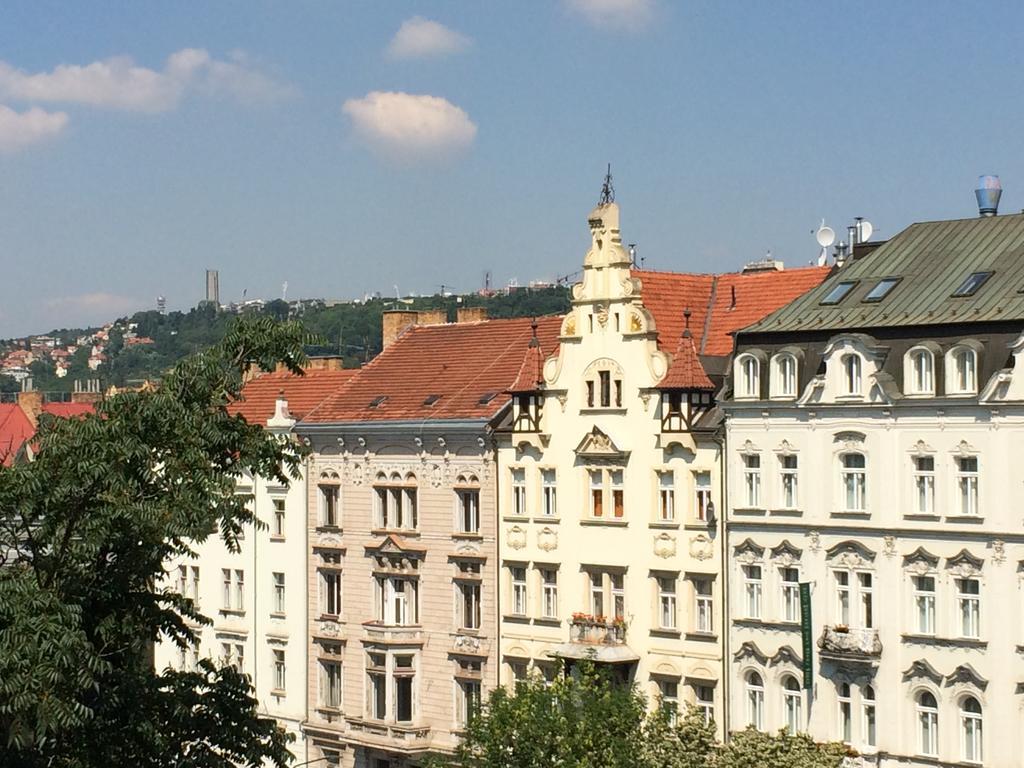 Charles Square Hostel Прага Экстерьер фото