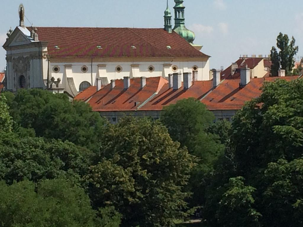 Charles Square Hostel Прага Экстерьер фото