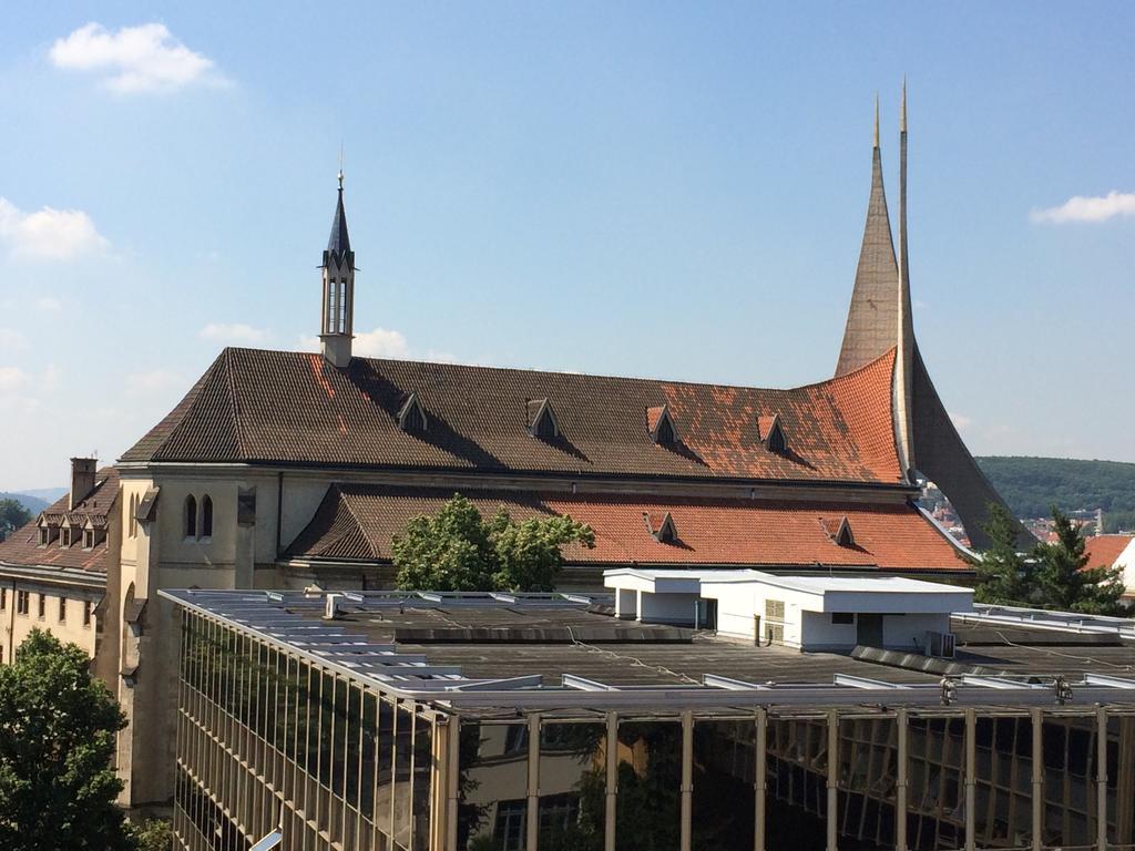 Charles Square Hostel Прага Экстерьер фото