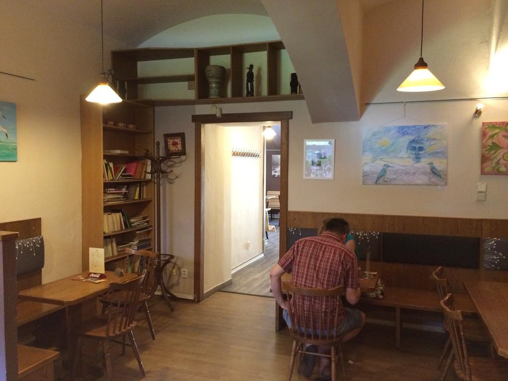 Charles Square Hostel Прага Экстерьер фото